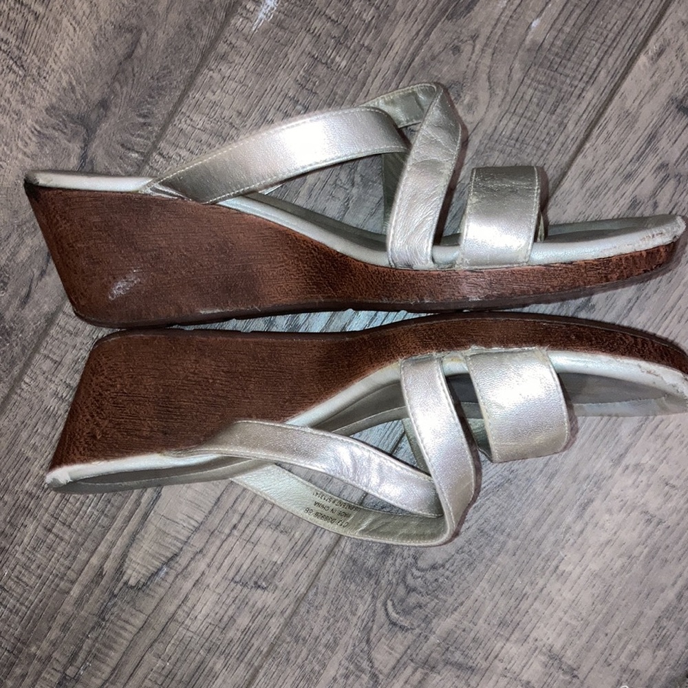 COLE HAAN + NIKE AIR Silver Slip-On Wedge Sandals Size 8 - Picture 12 of 12